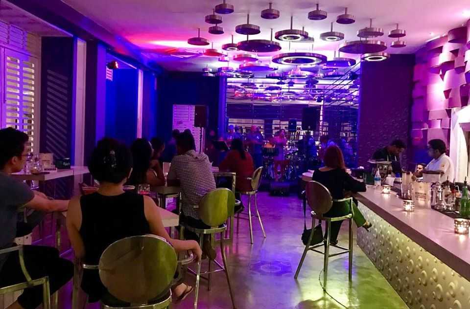 Live Music & Island Vibe at ColomBar 1
